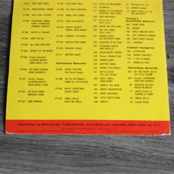 Vintage Little Golden Records 'Lets All Sing Together!' Childrens Vinyl Record-E - Picture 6 of 8